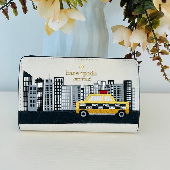 Kate Spade NYC Big Apple Medium Wallet - Picture 1 of 4